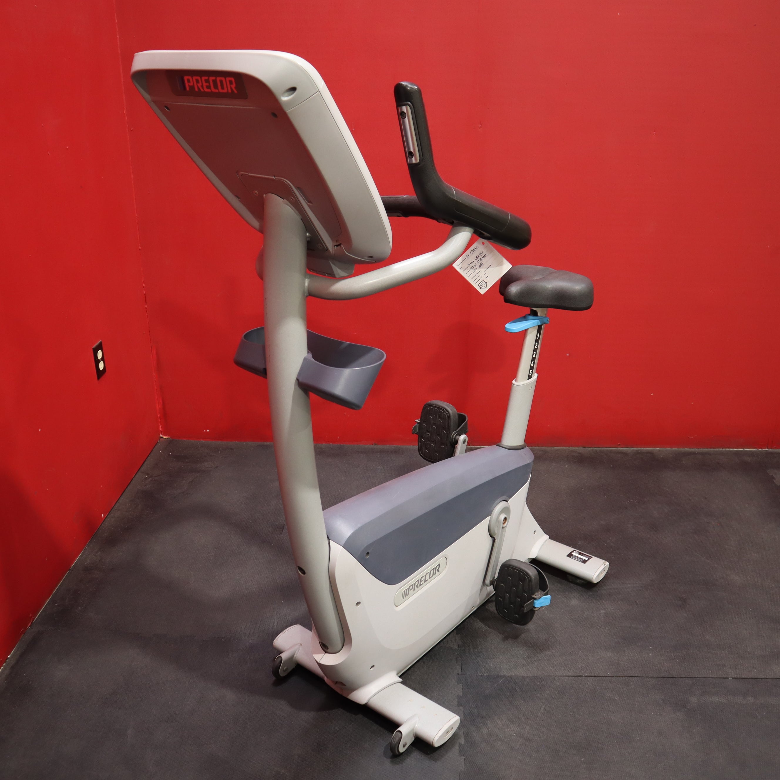 Precor, Precor UBK 835 Upright Bike mit P30-Konsole (Refurbished)