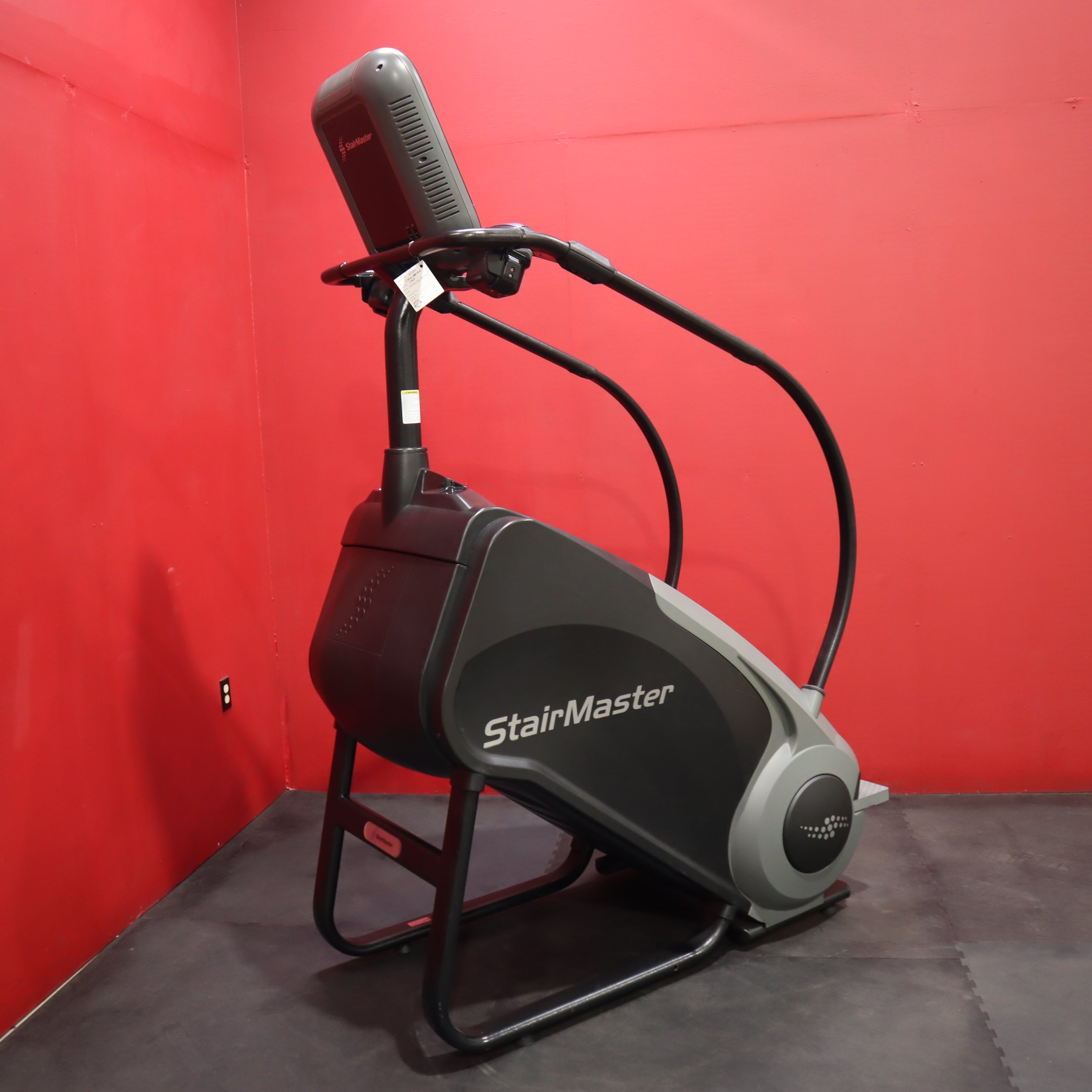 Stairmaster, StairMaster 8 Series Gauntlet W/ 15'' OpenHUB LCD Display (Refurbished)