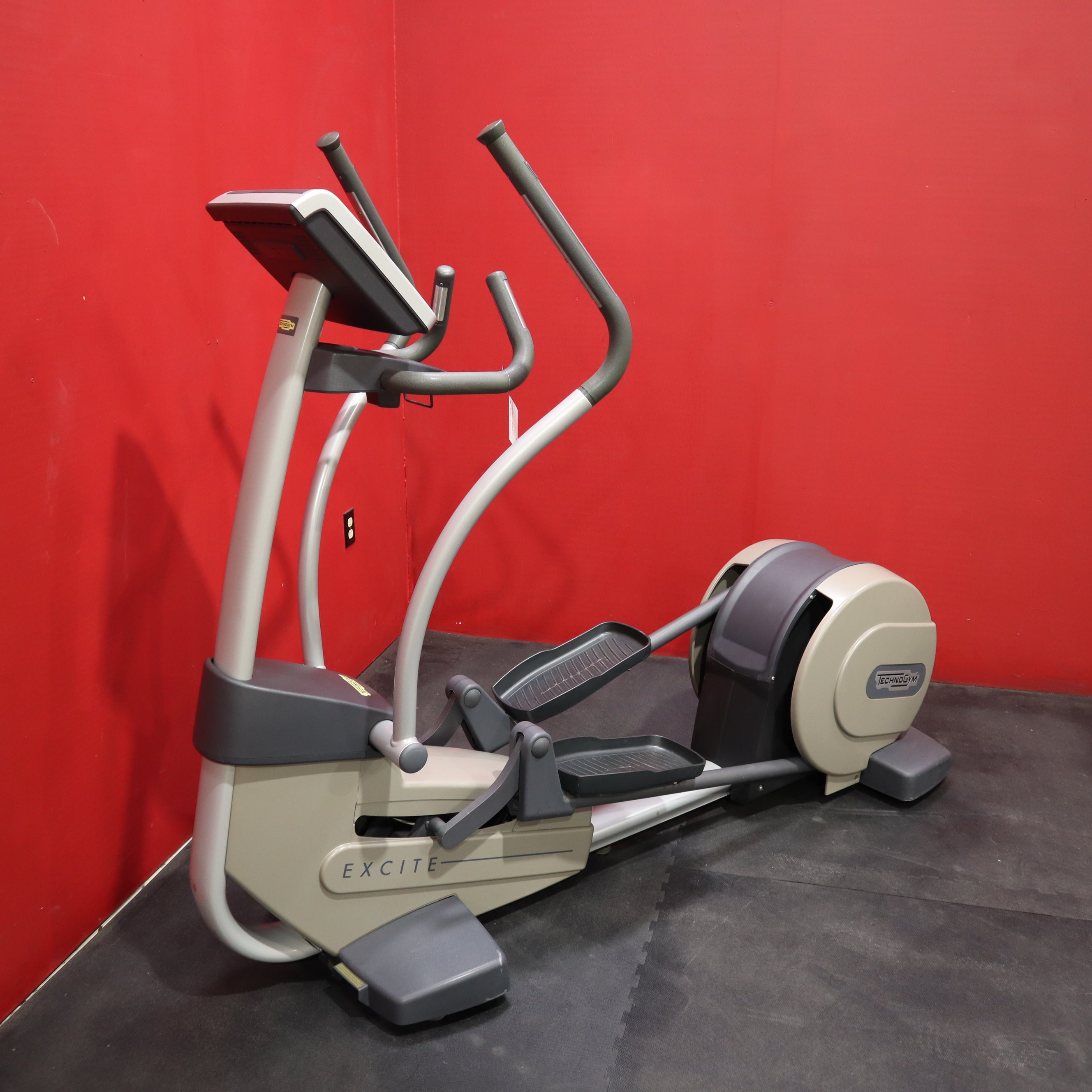 Technogym, Technogym Synchro Excite 700 Elliptical Crosstrainer (überholt)